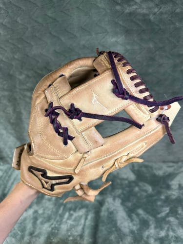 Brown Mizuno Mvp select RH Infield Softball Glove 11.75" (Used)