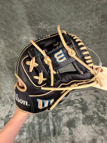 Black Wilson A2000 RH Infield Baseball Glove 11" (Used)