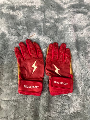 Red Medium Bruce Bolt Bader Batting Gloves (Used)