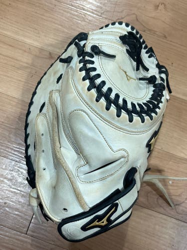 Used Mizuno MVP Prime Right Hand Throw Softball Catcher’s Glove 34”