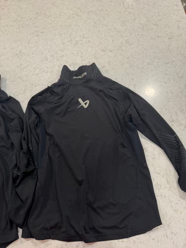 Bauer - BNQ certified neck protection base layer.