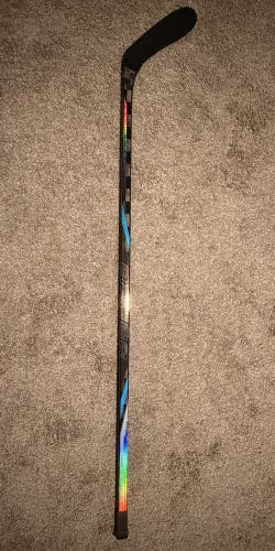 Senior Bauer Nexus Tracer Right Handed Hockey Stick P28 77 Flex (Used)