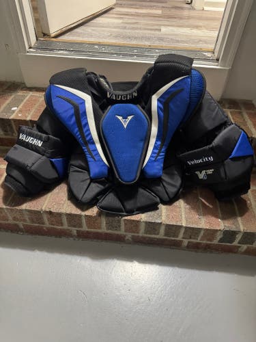 Intermediate XL Vaughn Velocity V6 Goalie Chest Protector (Used)