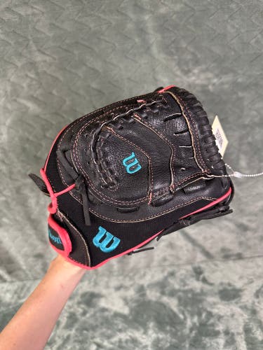 Black Wilson Flash RH Softball Glove 11" (Used)