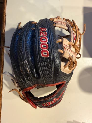 Wilson A2000 RH Infield Baseball Glove 11.25" (Used)