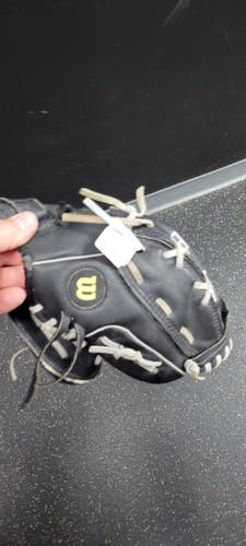 Used Wilson 10 BB/SB Glove RH Throw Black 10" 11497-C000161063