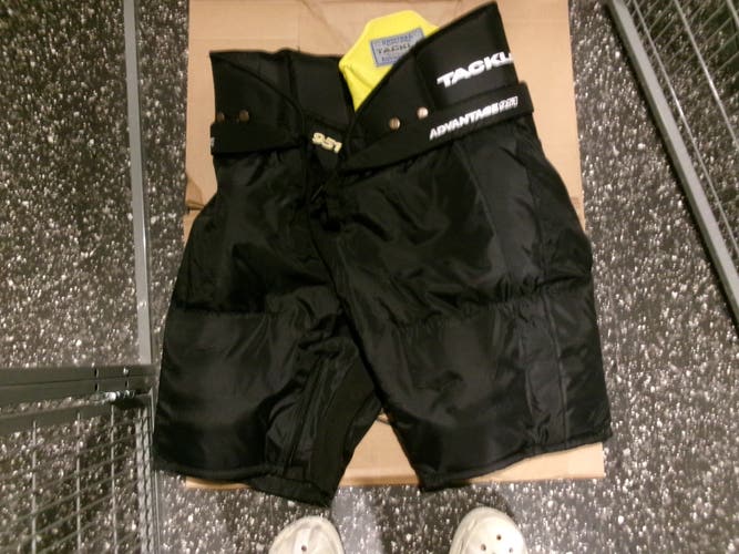 Senior XL Tackla 951 Advantage Hockey Pants (Used)