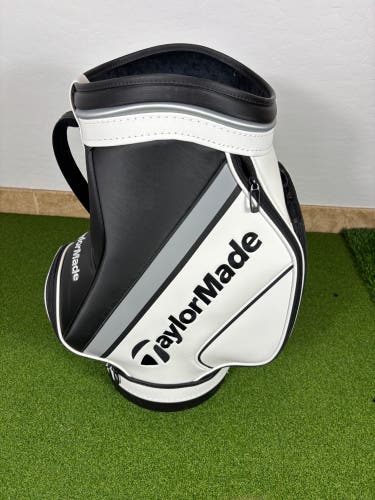TaylorMade Den Caddie