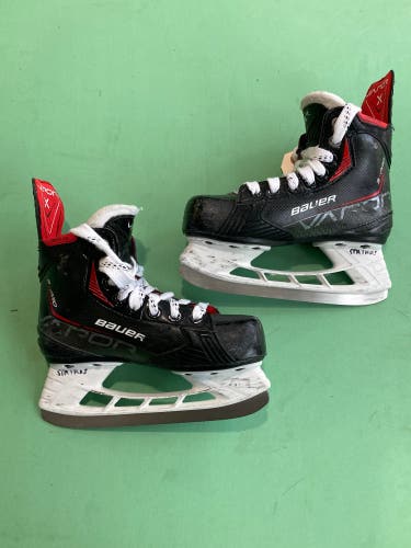 Used Youth Bauer Vapor 3X Pro Hockey Skates Size 13.5