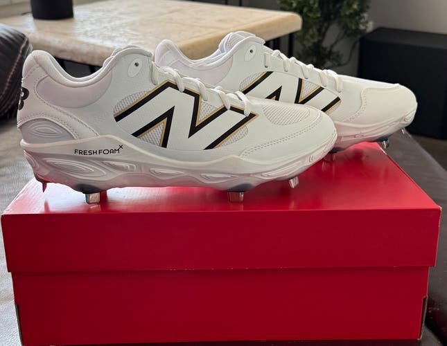 White Men's Size M 9.5 (W 10.5) Adult New Balance 3000v7 Low Top Metal (New)