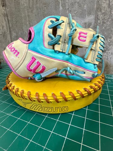 Wilson A2000 1786 11.5" Infield Baseball Glove