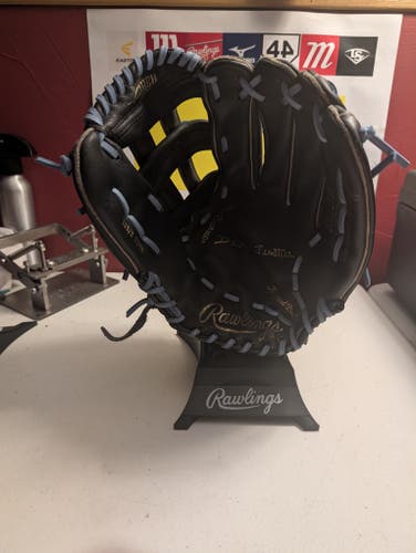 Outfield RH Rawlings RBG17B Baseball Glove 12.5" (Used)