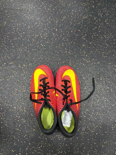 Used Nike Soccer Cleats Red Junior 05 11337-S000495985