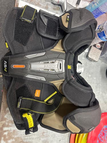 Used CCM AS-V Senior Shoulder Pads M/L 11337-S000495953