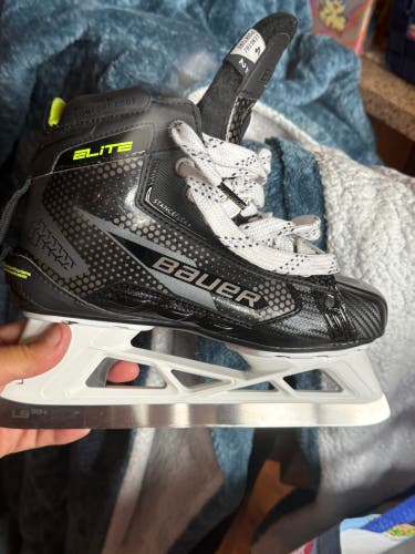 2024 Bauer Elite Hockey Goalie Skates Regular Width Size 4 (Used)