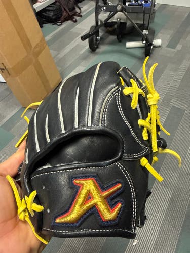 RH Infield Baseball Glove 11.25" (Used)