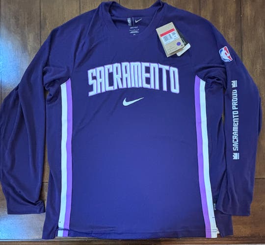 Sacramento Kings Nike NBA Adult Large Long Sleeve Shirt NWT