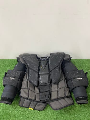 Senior XL Bauer Hyperlite Goalie Chest Protector (Used)