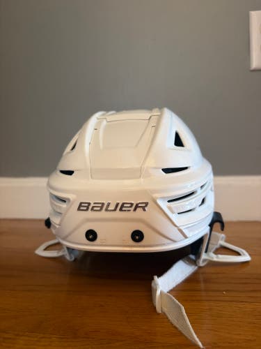 Large Bauer Re-Akt 150 Helmet (Used)