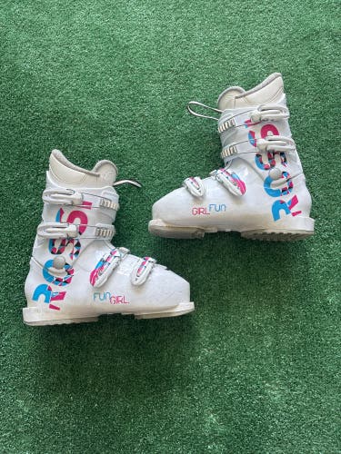 Kid's Rossignol Fun Girl Ski Boots (Used) | Mondo 24.5 (285mm)