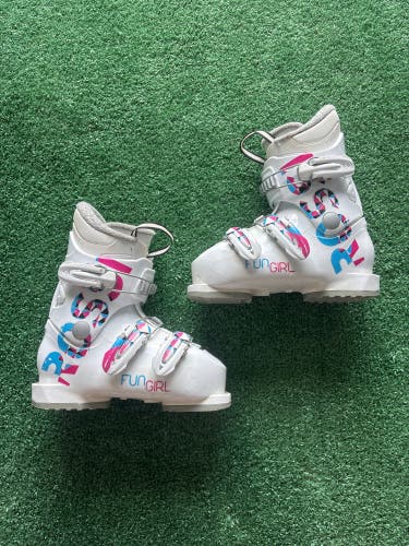 Kid's Rossignol Fun Girl Ski Boots (Used) | Mondo 19.5 (235mm)
