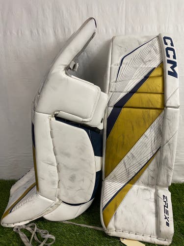 35" Senior CCM EFlex 6 Goalie Leg Pads (Used)