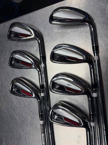 Men's Wilson DynaPower Right Handed Iron Set Stiff Flex (Used)