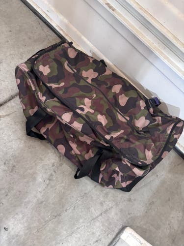 Pacific Rink The Ultimate Hockey Bag - Camo (Used)