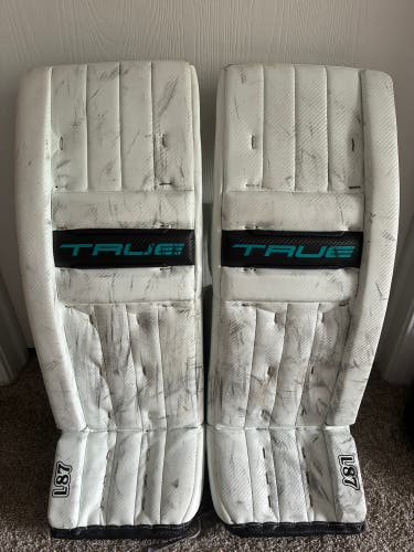 33" True L87 Goalie Leg Pads (Used)