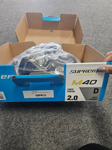 Bauer Supreme M40 Hockey Skates Size 2 (New)