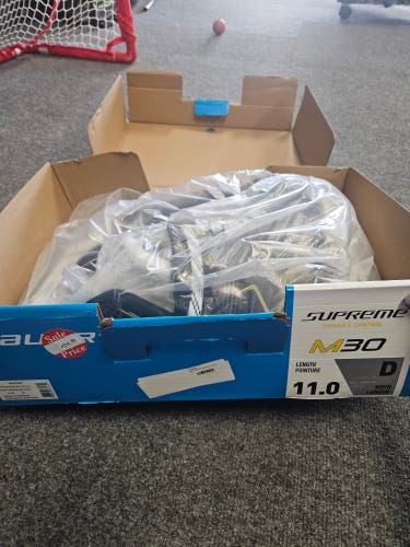 Bauer Supreme M30 Hockey Skates Regular Width 11 (New)