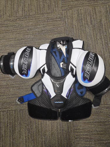Men's Medium Intermediate Bauer Vapor Flylite Shoulder Pads (Used)