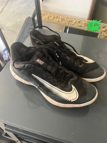 Nike alpha huarache elite 4 Low Top Metal (Used) Size 10.5
