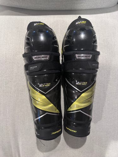 14” Bauer Supreme Ultrasonic Shin Pads (New)
