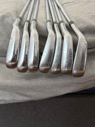 Srixon Z585 Right Handed Iron Set Stiff Flex (Used)