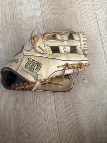 Wilson A2000 1799 RH Outfield Baseball Glove 12.75" (Used)