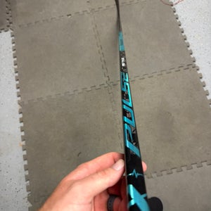 Senior Bauer Pulse Right Handed Hockey Stick P92 77 Flex (Used)