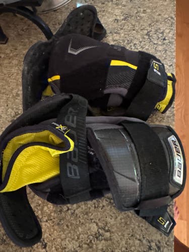 Senior Medium Bauer Supreme 1S Elbow Pads (Used)