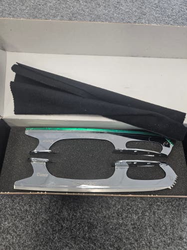 Other (New) Eclipse Dance Blades 9.75"