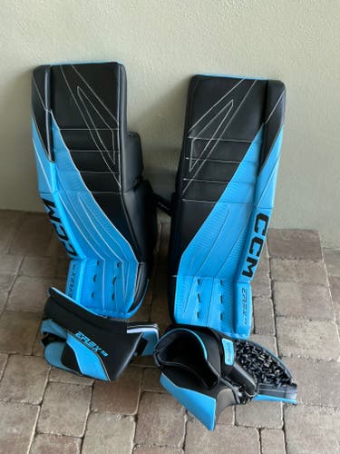 2025 33" CCM Extreme Flex 7.9 Regular Goalie Full Set (Used)