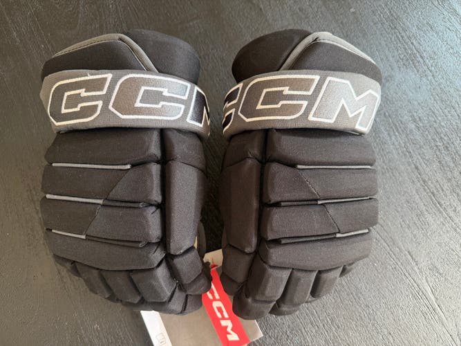 13” CCM HG4P3C Hockey Gloves