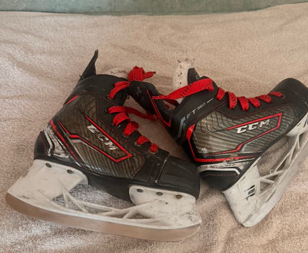 2017 CCM JetSpeed FT360 Hockey Skates Regular Width Size 1 (Used)