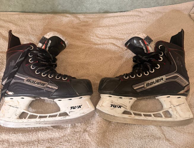 2015 Bauer Vapor X400 Hockey Skates Regular Width Size 2.5 (Used)