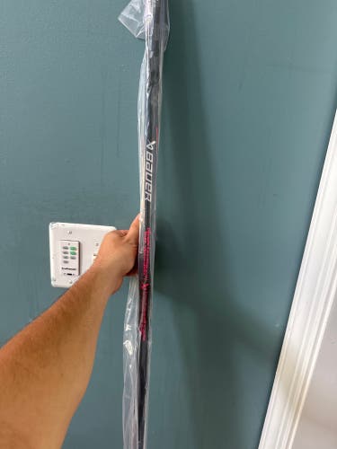 Senior Bauer Pulse Right Handed Hockey Stick P92 77 Flex (New)