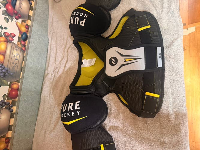 Small Junior Pure Hockey Shoulder Pads (New)