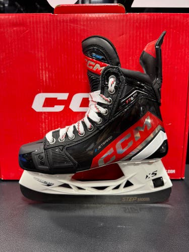 2023 CCM JetSpeed FT6 Pro Hockey Skates Wide Width 6 (New)
