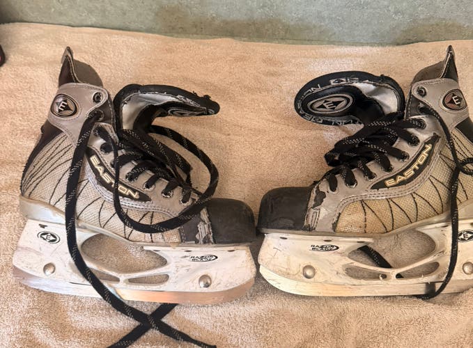 Easton Ultra Lite Pro Hockey Skates Regular Width Size 4.5 (Used)