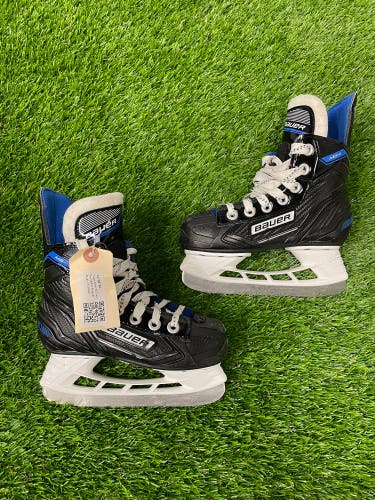 Youth Bauer NS Hockey Skates Regular Width 10 (Used)