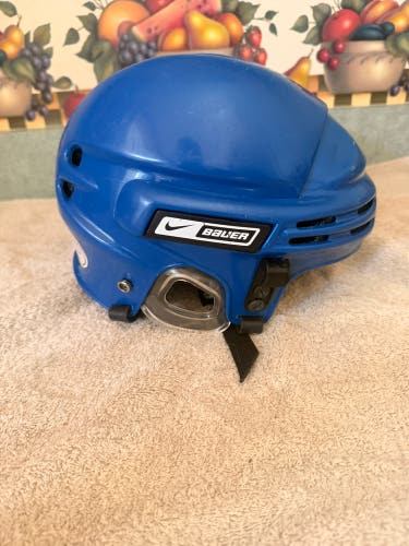 Medium Bauer HH5000 Helmet (Used)