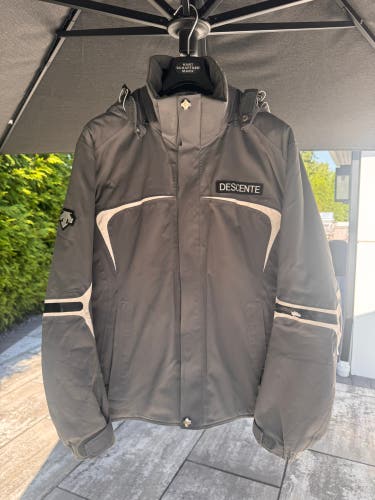 Descente Men’s XL 54 Insulated Ski Jacket Gray White Vintage Technical